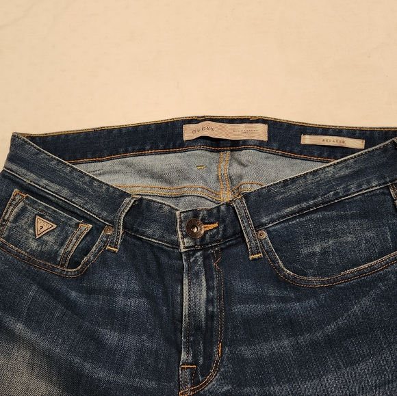 Relaxed fit GUESS jeans, size 32 in distressed indigo - Picture 4 of 4